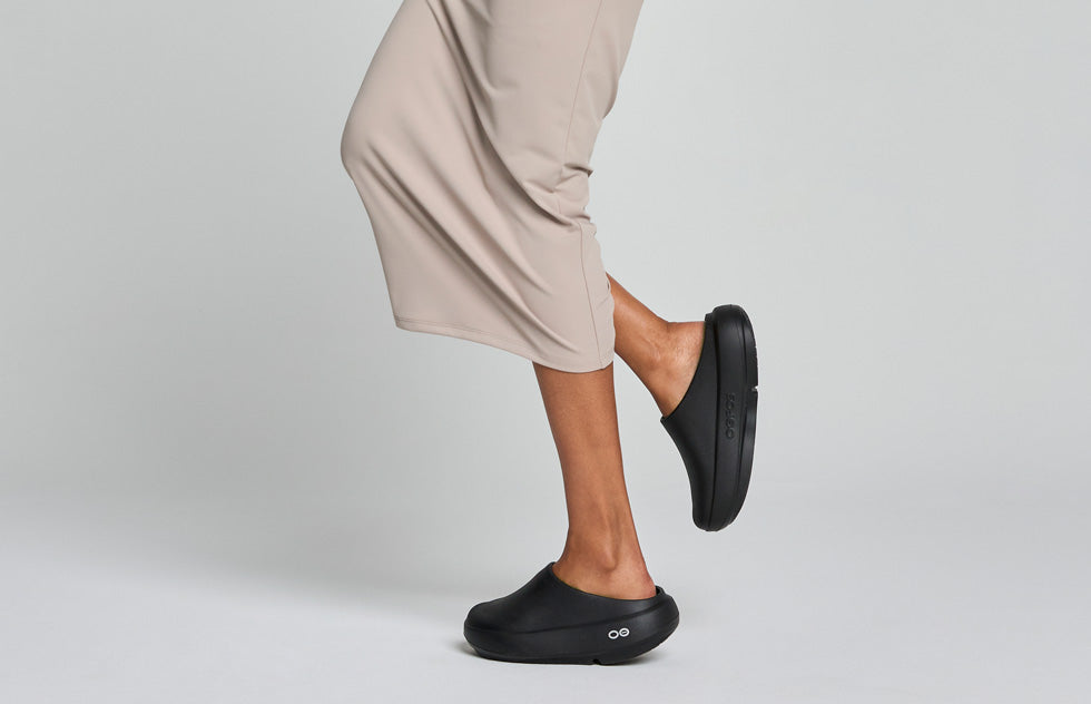 2400BLK Cloog PLUS Black - Women's
